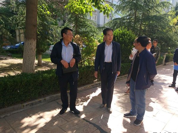 公司副总经理文国民带队赴雅居物业公司考察学习(图2) 公司副总经理文国民带队赴雅居物业公司考察学习(图2)