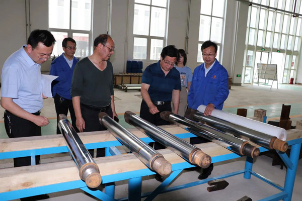 市委统战部调研丰收公司生产经营及复工复产工作(图2) 市委统战部调研丰收公司生产经营及复工复产工作(图2)