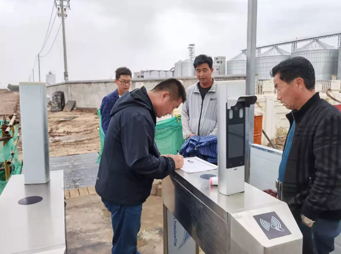 “国庆假日我在岗”——用坚守书写泓源精神(图9) “国庆假日我在岗”——用坚守书写泓源精神(图9)