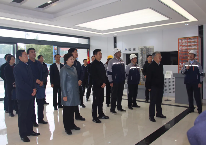 市委书记周伟调研泓盛达公司工作(图3) 市委书记周伟调研泓盛达公司工作(图3)