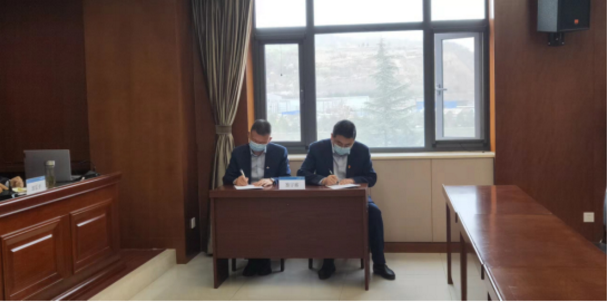 市产投集团召开安全生产工作会议(图2) 市产投集团召开安全生产工作会议(图2)