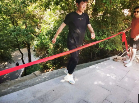 助力文旅市场 展示产投风采——市产投集团组织开展员工登山比赛活动(图9) 助力文旅市场 展示产投风采——市产投集团组织开展员工登山比赛活动(图9)